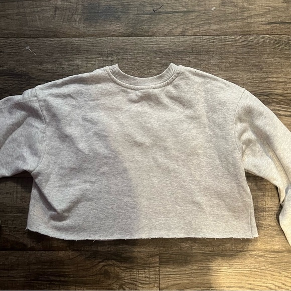 Womens XS crewneck cropped sweatshirt - Picture 2 of 5